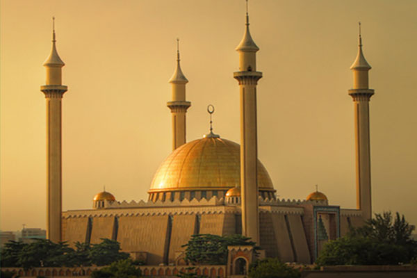 Abuja National Mosque Abuja Nigeria منارات مضئية في إفريقيا