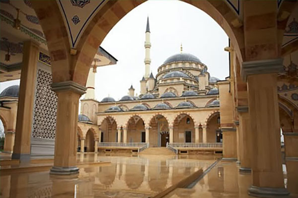 Akhmad Kadyrov Mosque Grozny Chechnya منارات مضئية في أوروبا