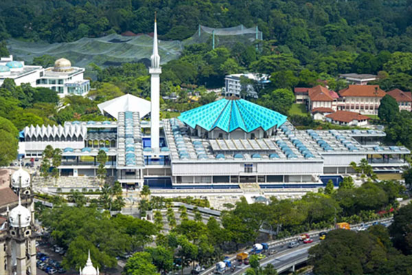 National Mosque in Malaysia منارات مضئية في آسيا