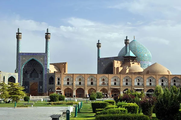 Shah Mosque in Iran منارات مضئية في آسيا