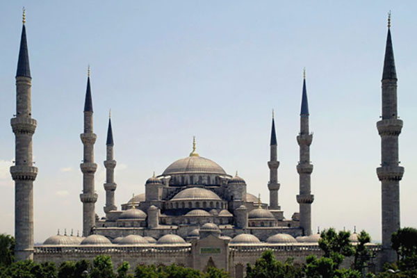 Sultan Ahmed Mosque Istanbul Turkey منارات مضئية في أوروبا