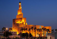 المسجد الحلزوني ، وقد سمي على اسم الشيخ عبد الله بن زيد آل محمود منارات مضئية في آسيا